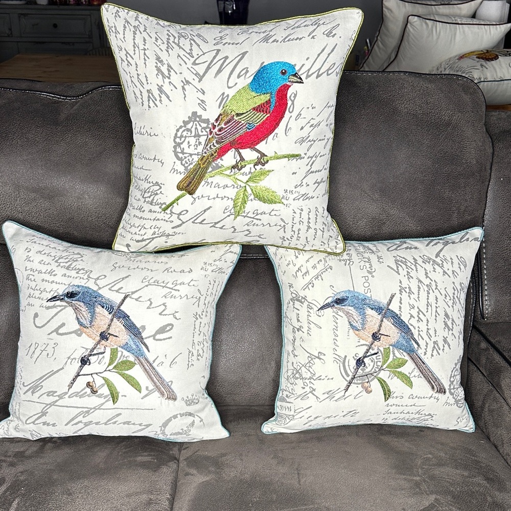 Pillow Perfect Multicolor Bird Accent Pillows embroidered 16X16” W zipper